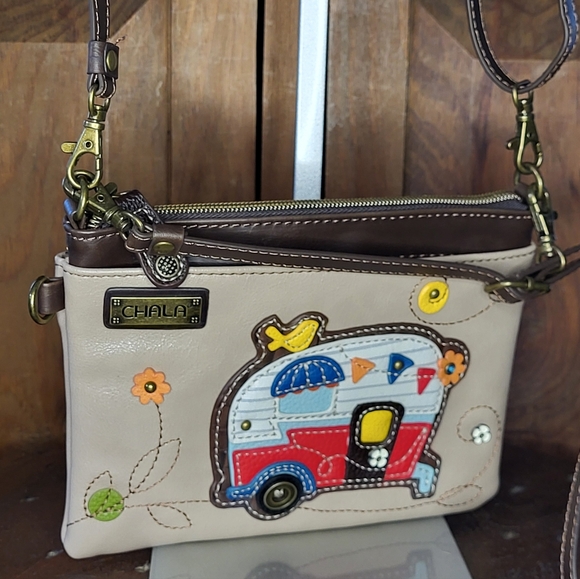 Chala Crossbody Bag with Camper Design - Picture 3 of 15
